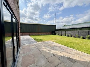 Patio & Garden- click for photo gallery